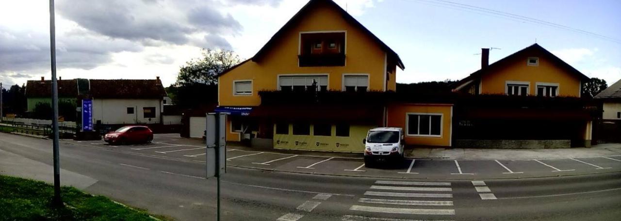 Hotel Restoran I Prenociste Egghus Nasice Exterior foto